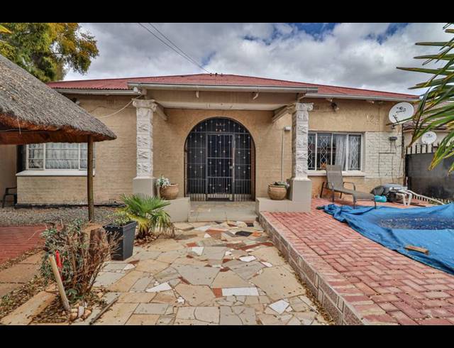 4 BEDROOM HOUSE FOR SALE IN MALVERN